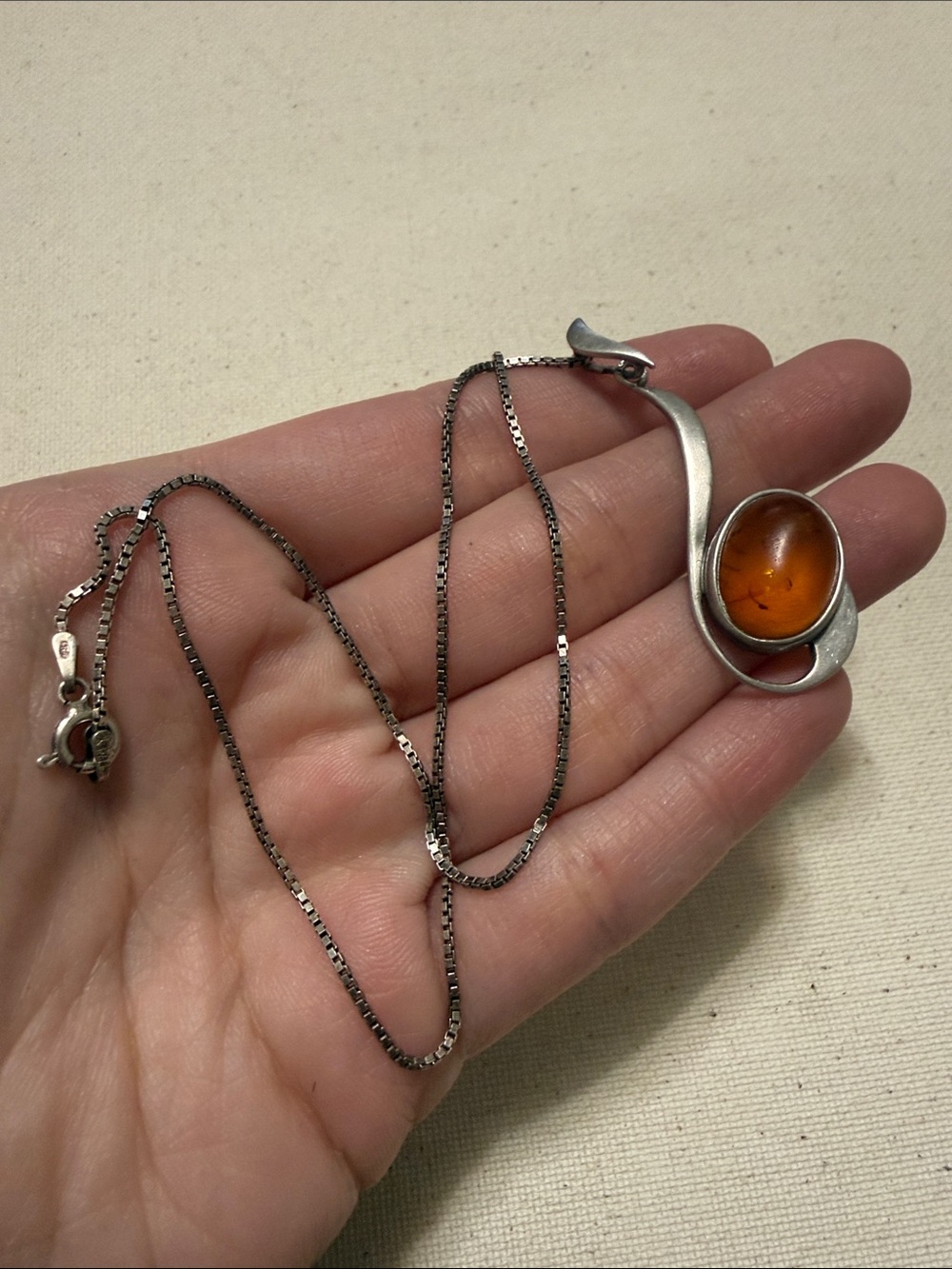 Sterling Silver 925 Amber Pendant Necklace 16’ in chain